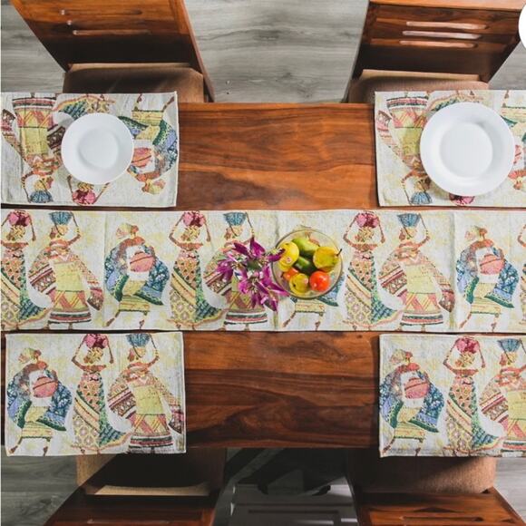 Set of 4 placemats and table runner in Jacquard Tribal Pattern - Picture 3 of 6